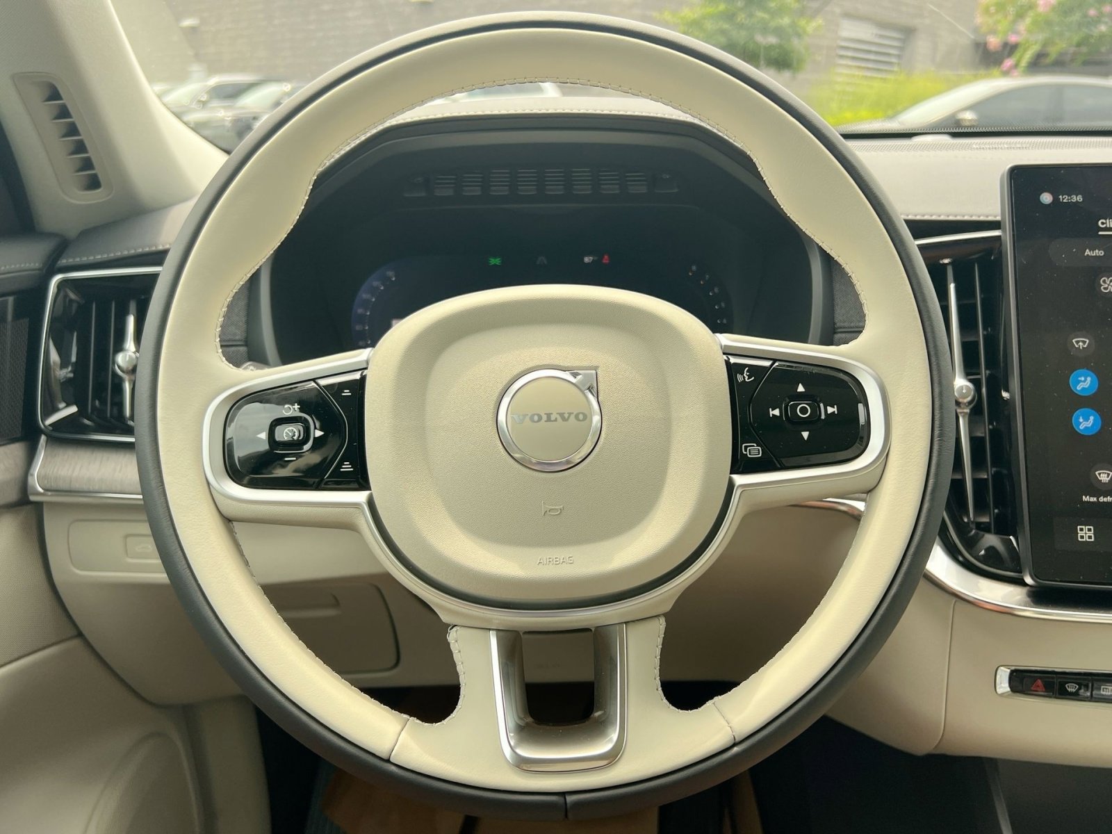 New 2026 Volvo XC90 B6 Ultra w/ Protection Package Premier image 16