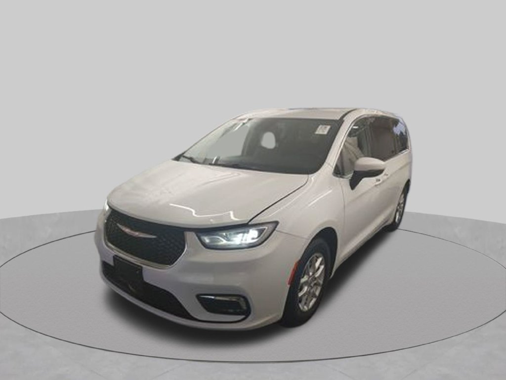 Used 2023 Chrysler Pacifica Touring-L FWD image 38
