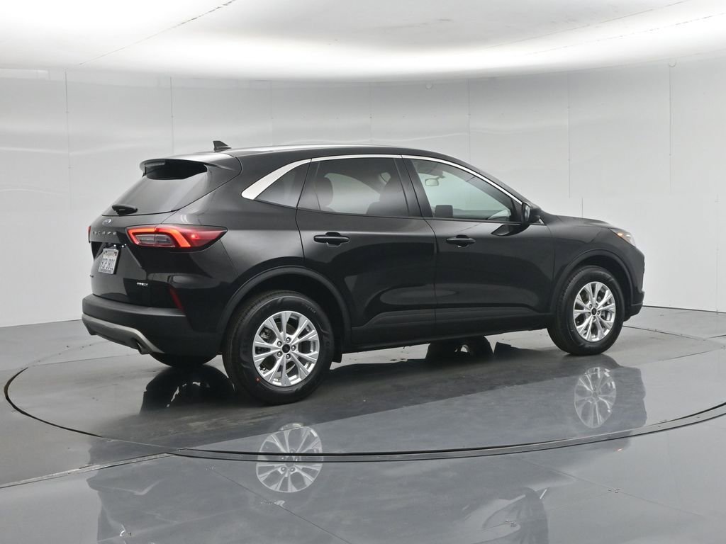 Certified 2023 Ford Escape Active AWD/4WD image 27