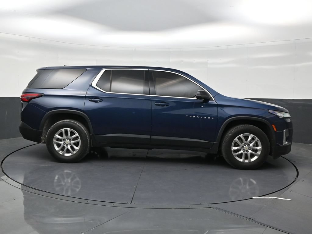 Used 2022 Chevrolet Traverse LS FWD image 6