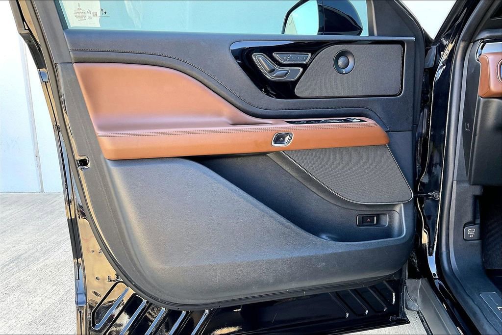 Used 2021 Lincoln Aviator Reserve w/ Elements Package Plus image 21