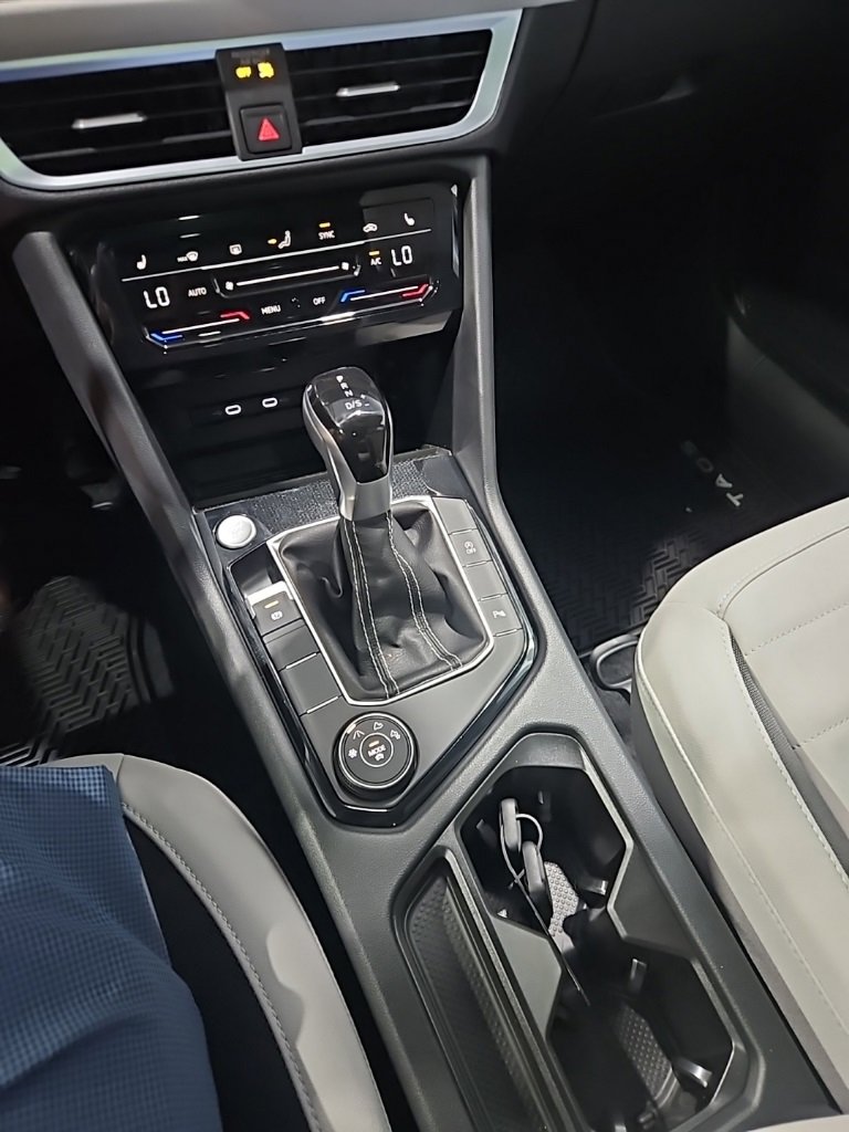 New 2026 Volkswagen Taos SE image 32