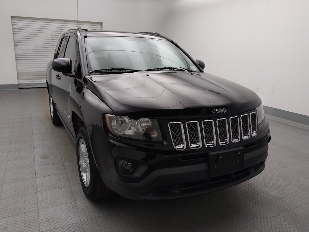 Used 2016 Jeep Compass Latitude FWD image 14