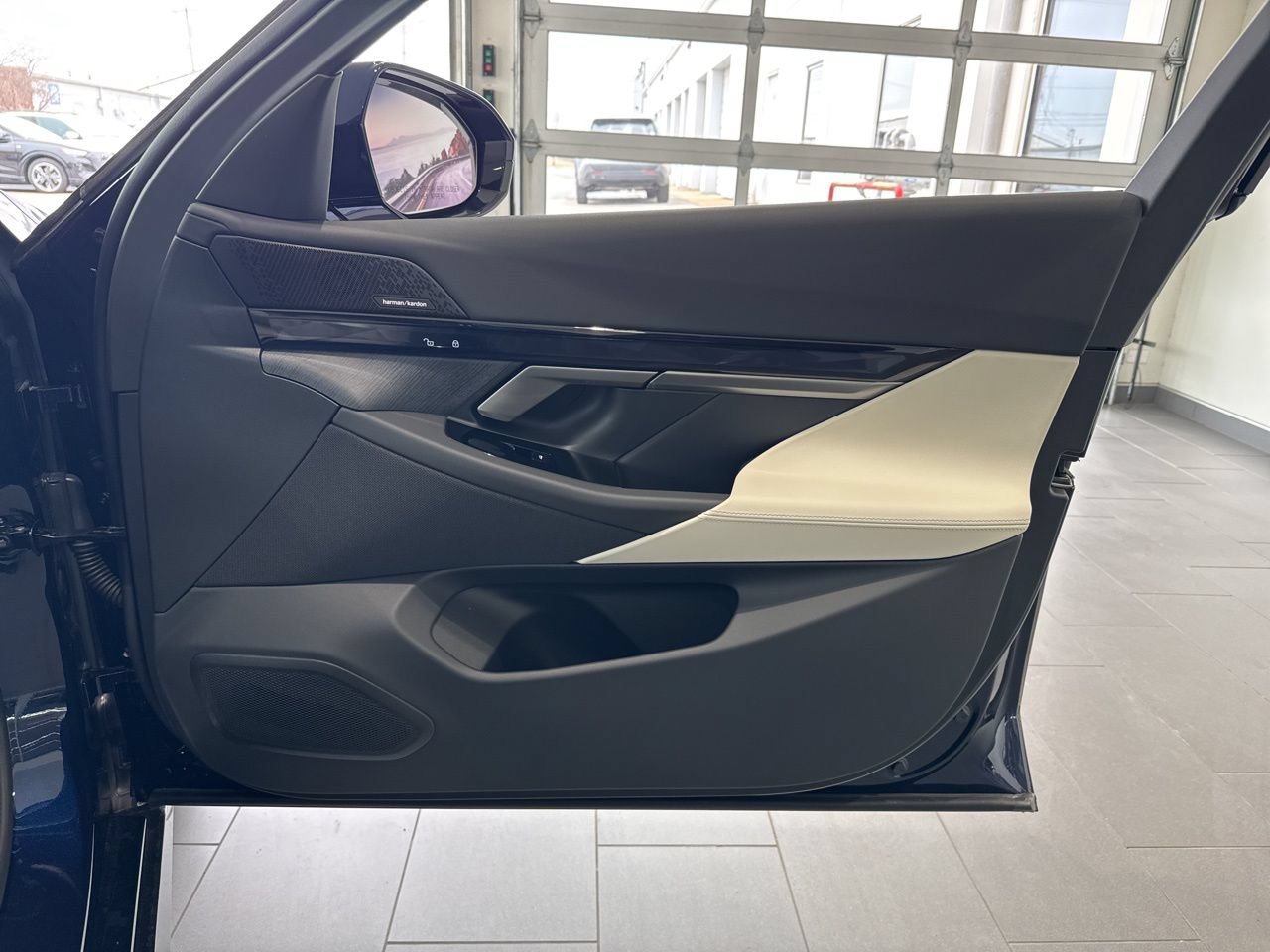 New 2026 BMW 550e xDrive AWD/4WD image 56