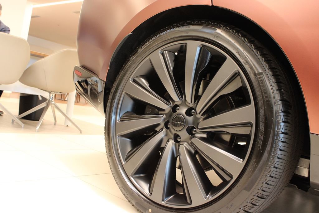 New 2026 Land Rover Range Rover SV AWD/4WD image 25