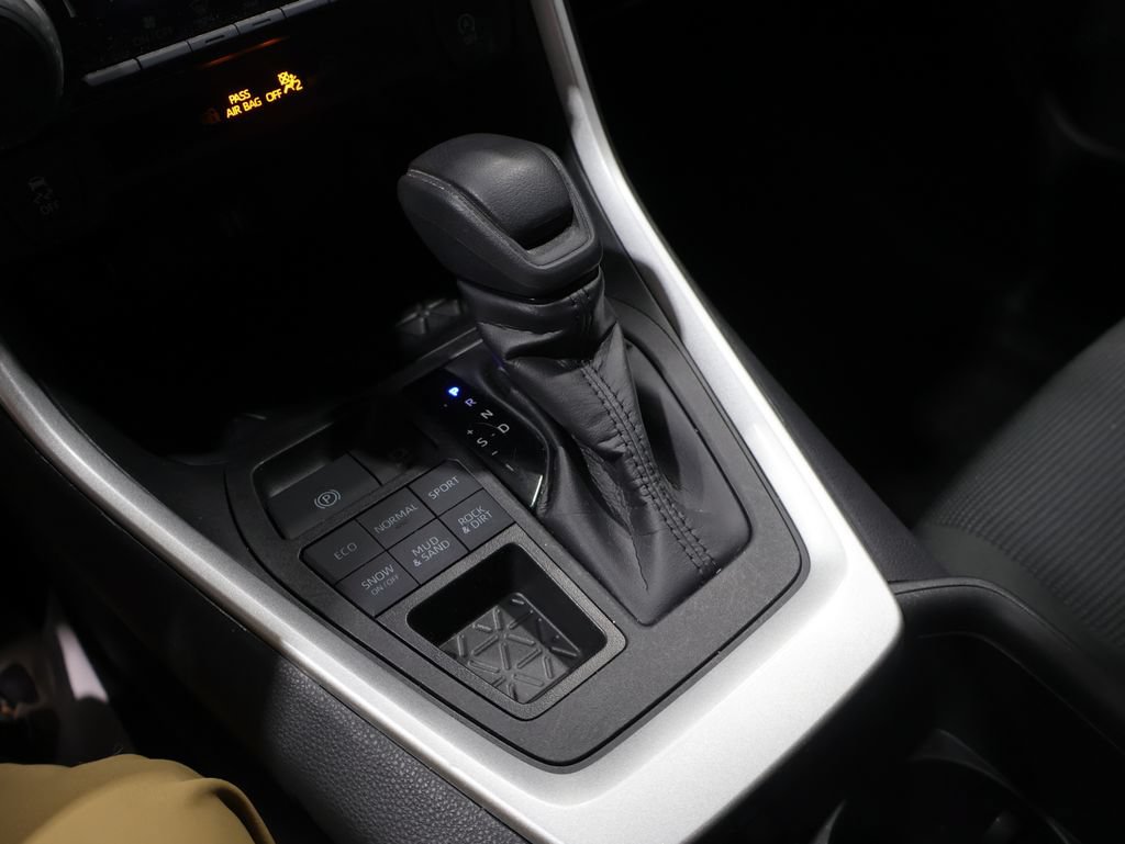 Certified 2024 Toyota RAV4 LE AWD/4WD image 30
