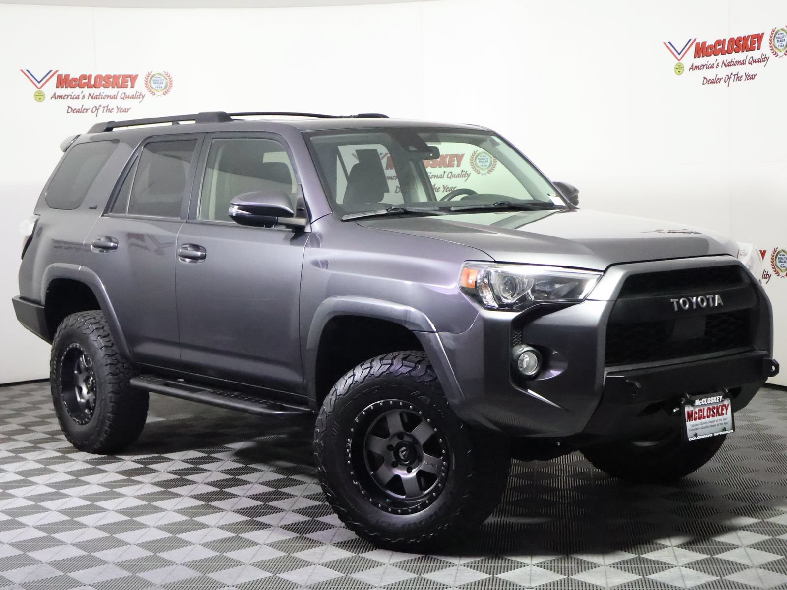 Used 2020 Toyota 4Runner SR5 Premium w/ Moonroof Package AWD/4WD image 2