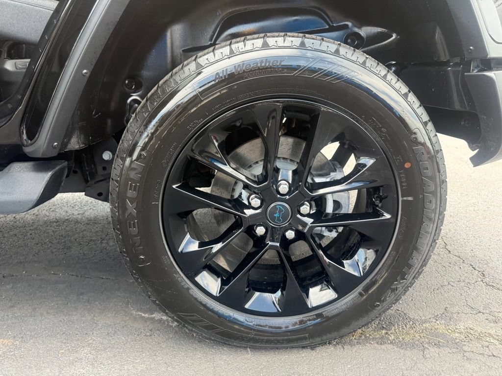 Used 2025 Jeep Wrangler Unlimited Sahara AWD/4WD image 34