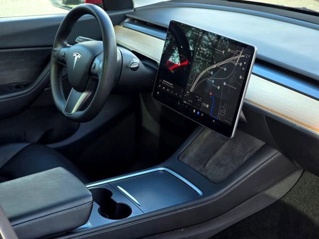 Used 2021 Tesla Model Y Long Range image 16