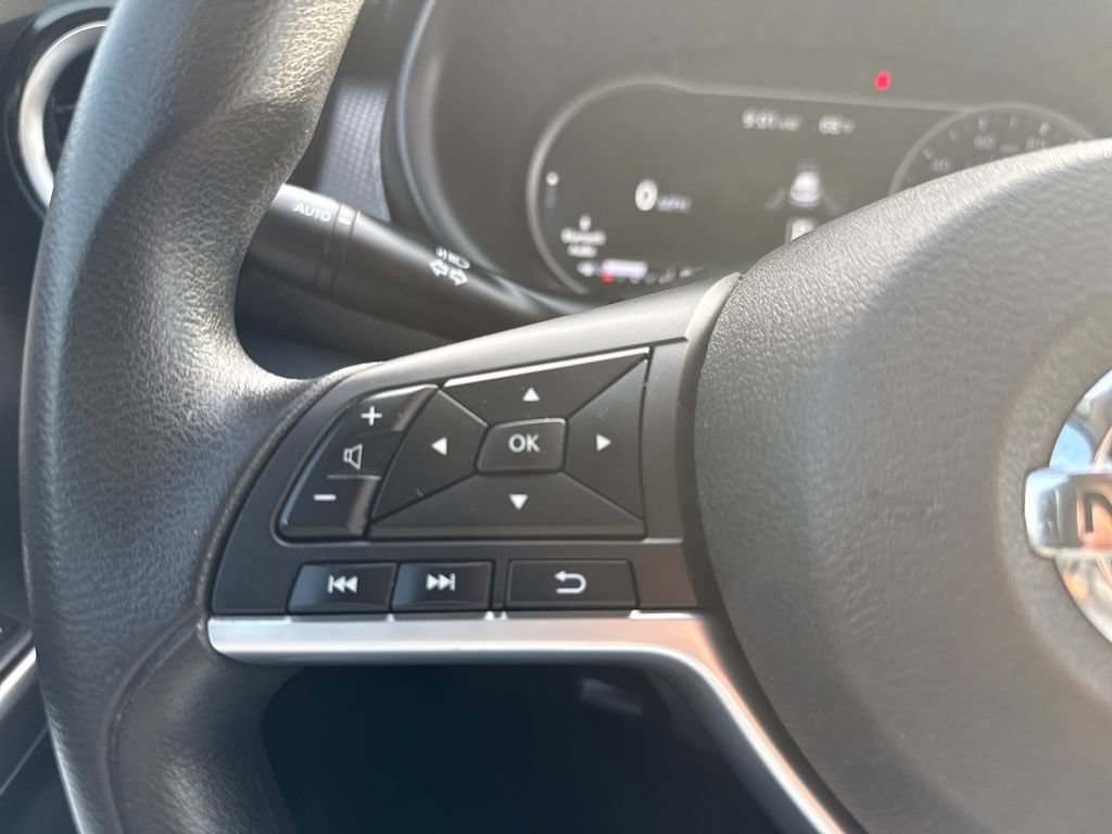 Used 2018 Nissan Kicks SV FWD image 24