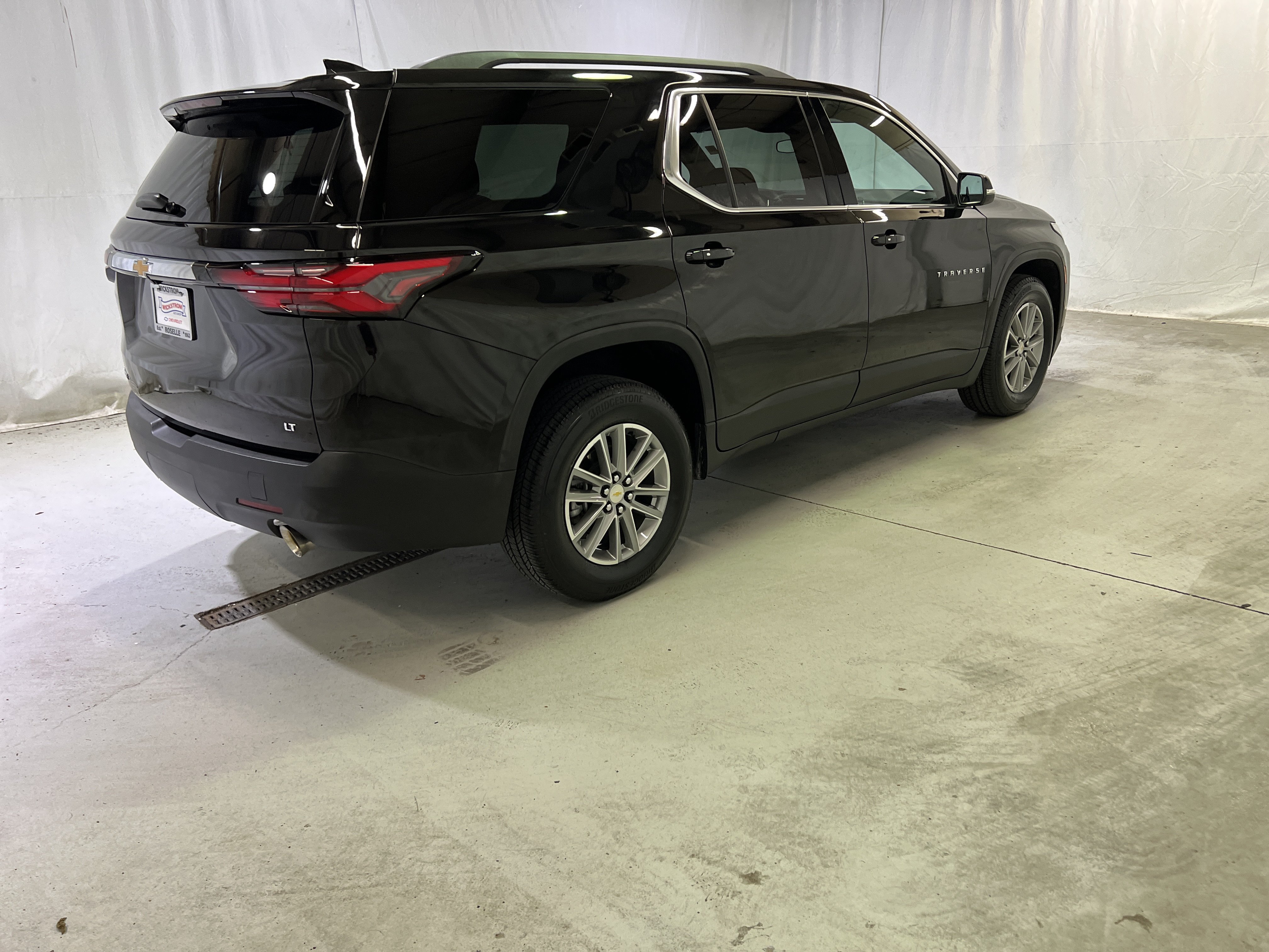 Certified 2023 Chevrolet Traverse LT FWD image 11