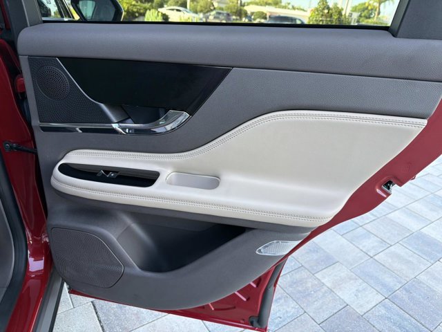 Certified 2023 Lincoln Corsair FWD image 23