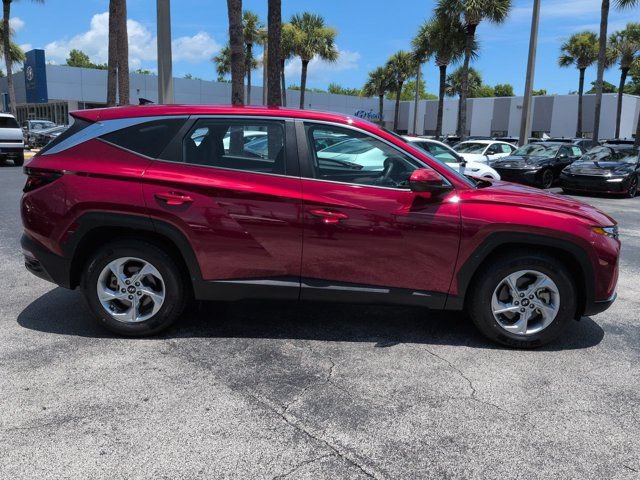 Certified 2024 Hyundai Tucson SE FWD image 3