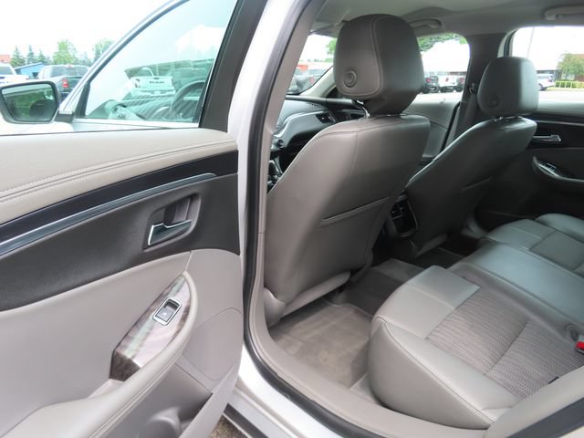 Used 2015 Chevrolet Impala LT w/ Convenience Package FWD image 18