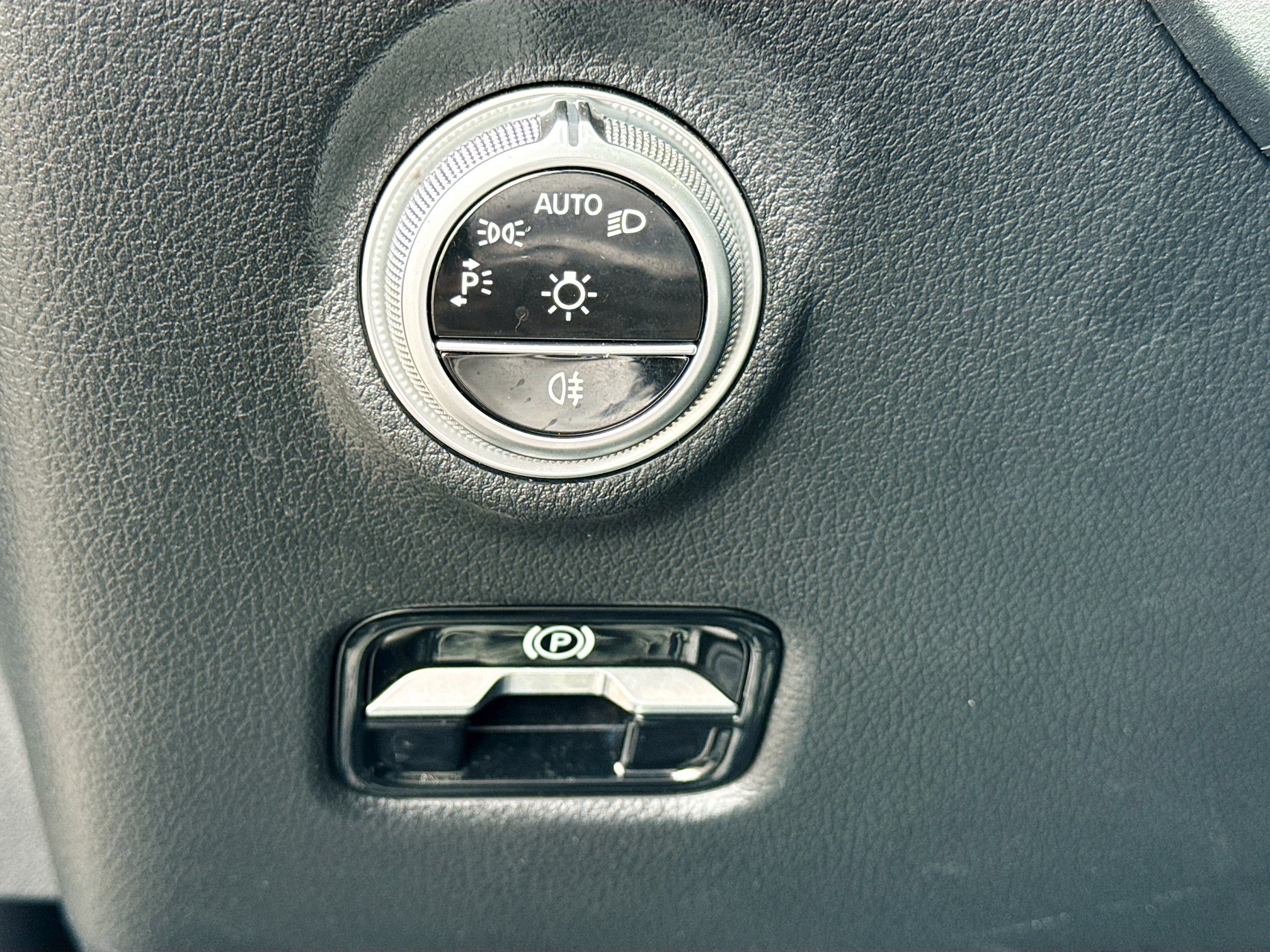 Used 2022 Mercedes-Benz C 300 4MATIC Sedan image 36