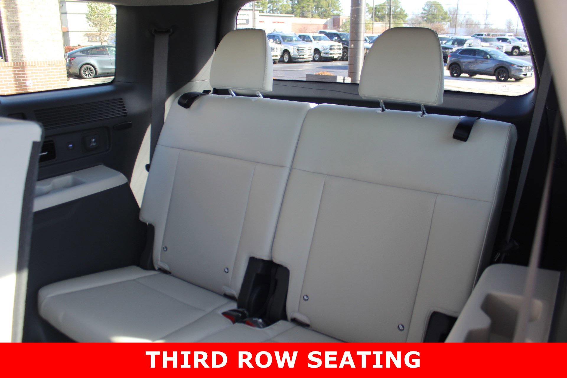 Used 2025 Hyundai Santa Fe Limited image 31