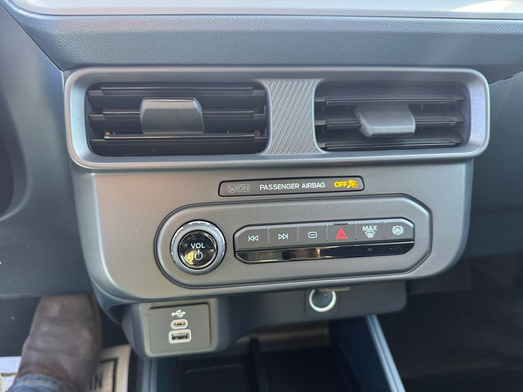 New 2025 Ford Maverick XL w/ Equipment Group 102A image 34