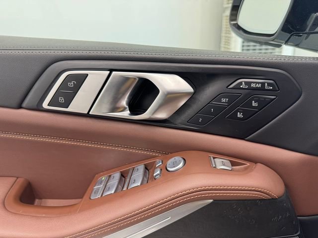 Used 2023 BMW X7 xDrive40i w/ Executive Package image 34