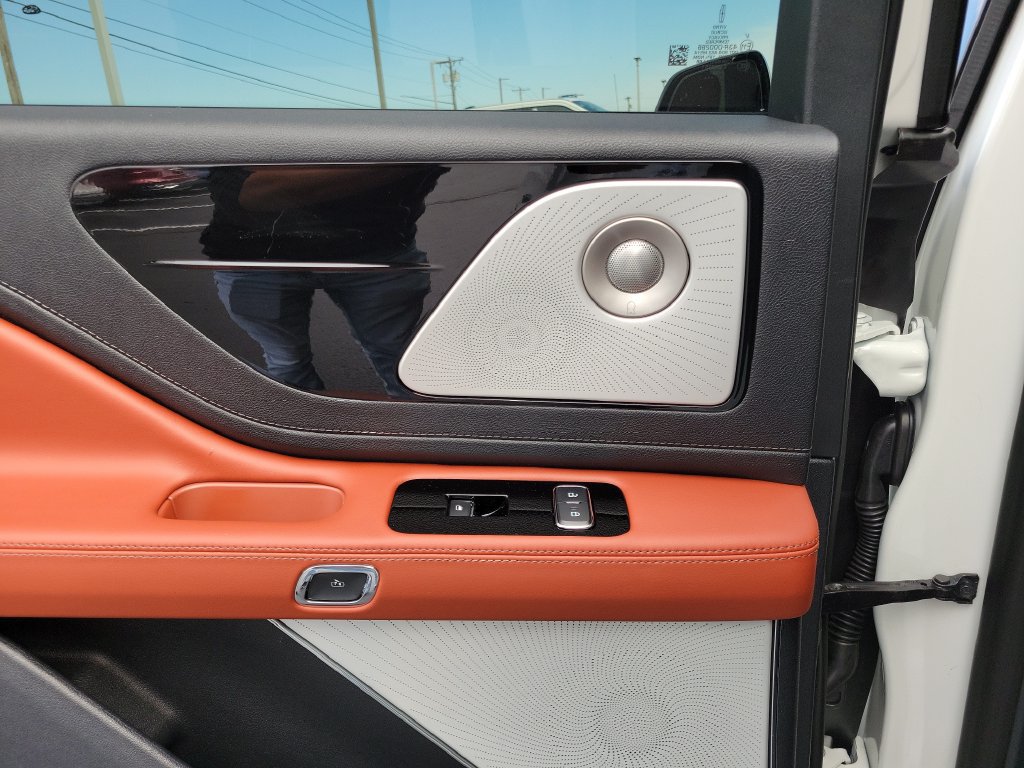 New 2027 Lincoln Aviator Reserve AWD/4WD image 15