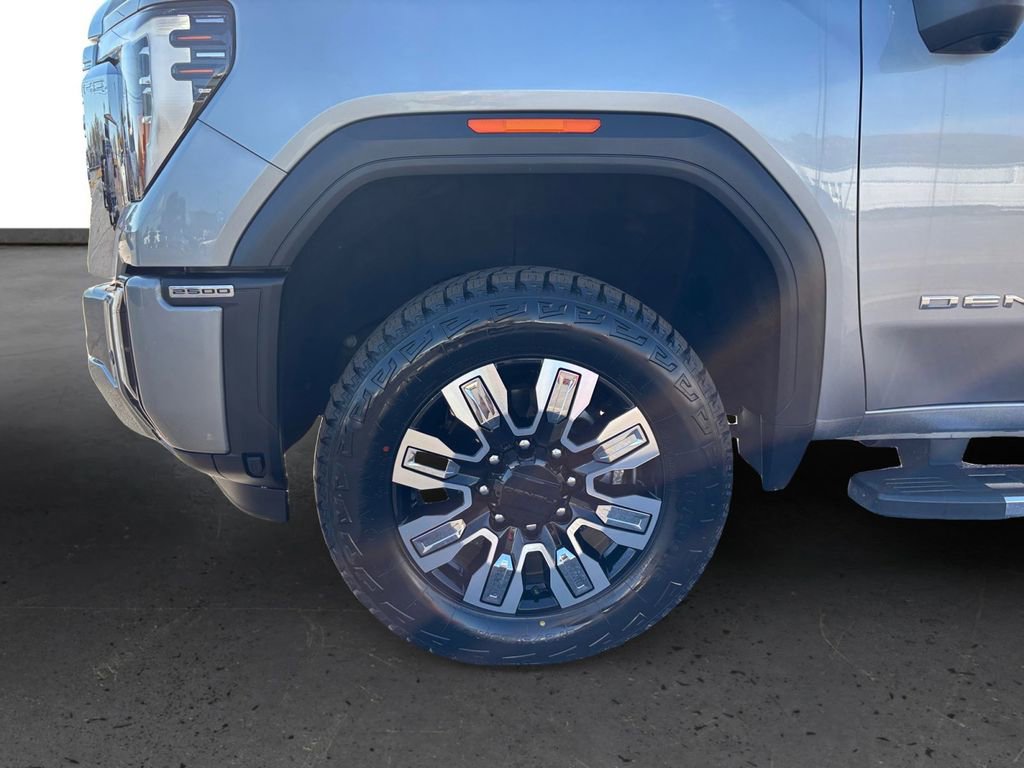 Used 2024 GMC Sierra 2500 Denali w/ Denali Reserve Package image 13