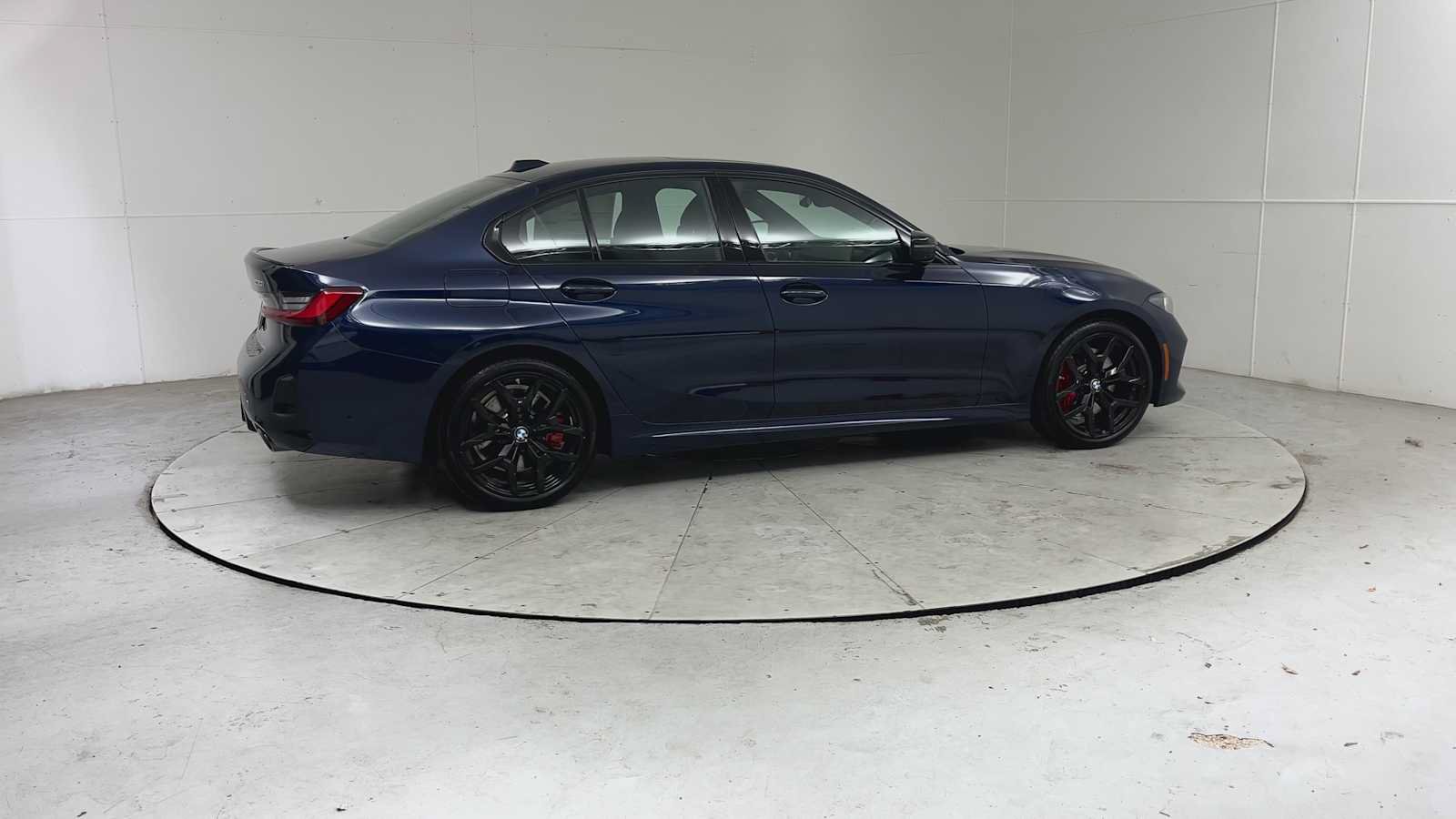 New 2026 BMW 330i xDrive Sedan w/ M Sport Package AWD/4WD image 9