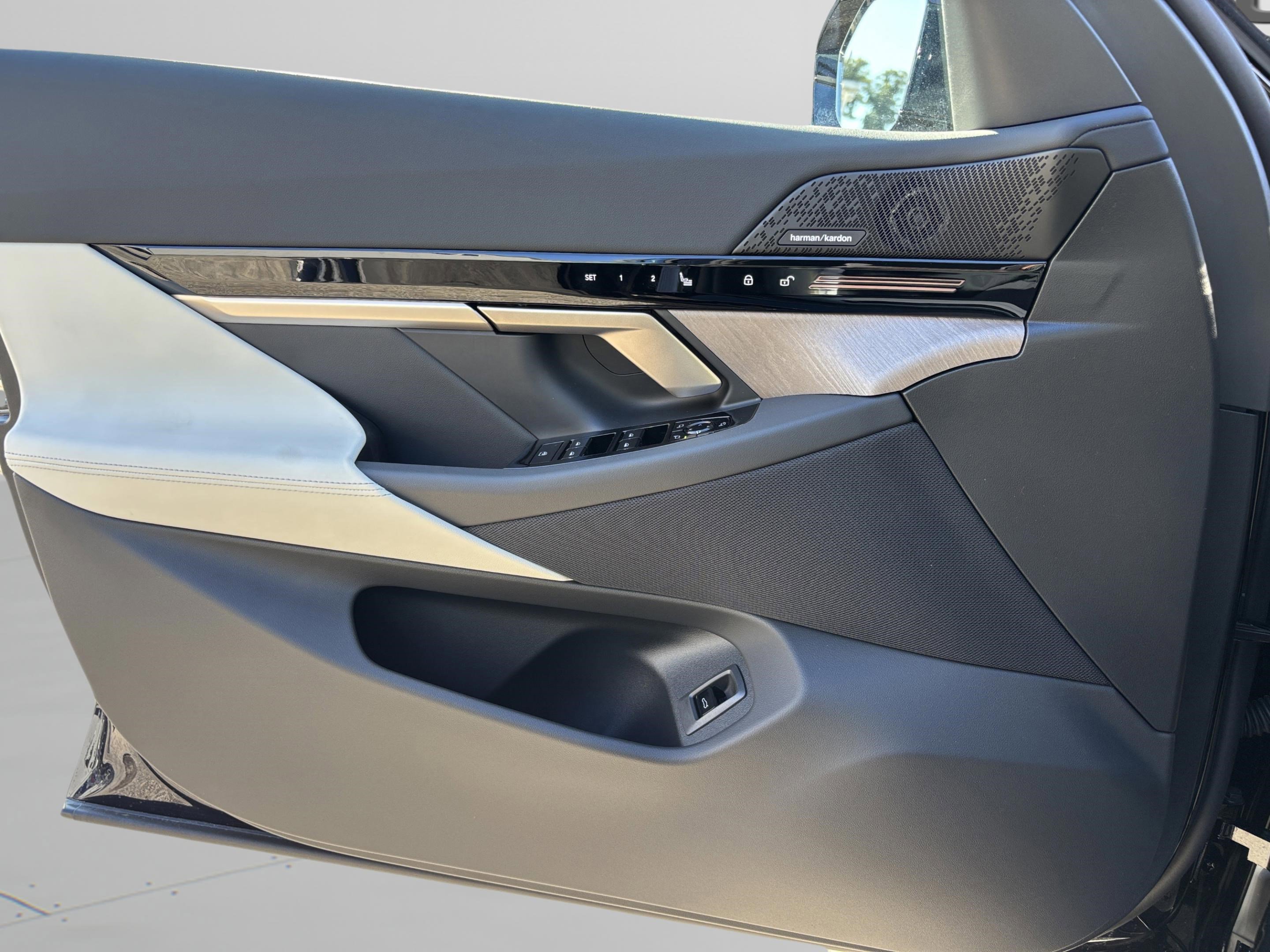 New 2026 BMW 530i w/ M Sport Package image 32