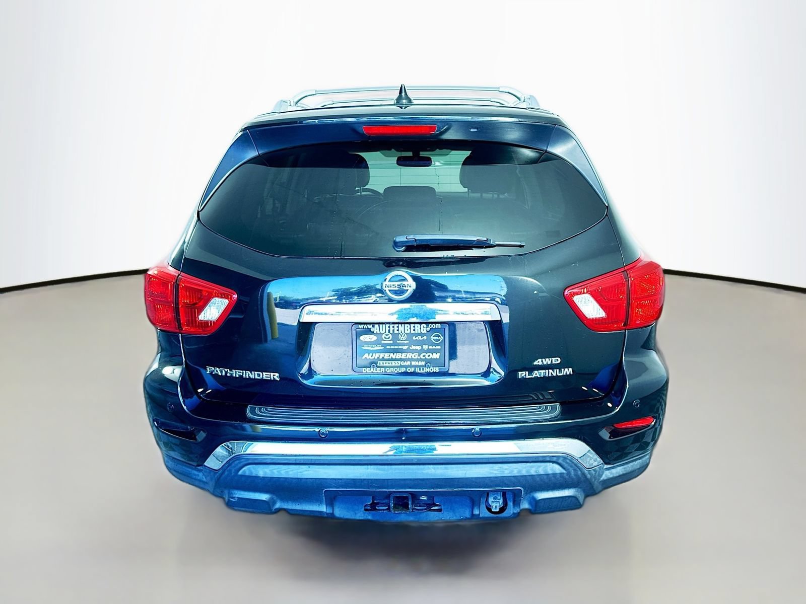 Used 2020 Nissan Pathfinder Platinum AWD/4WD image 6