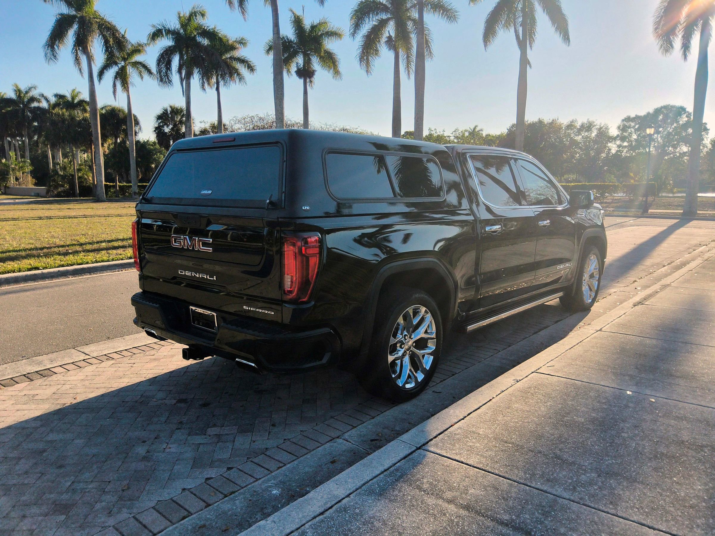 Used 2019 GMC Sierra 1500 Denali w/ Technology Package AWD/4WD image 18