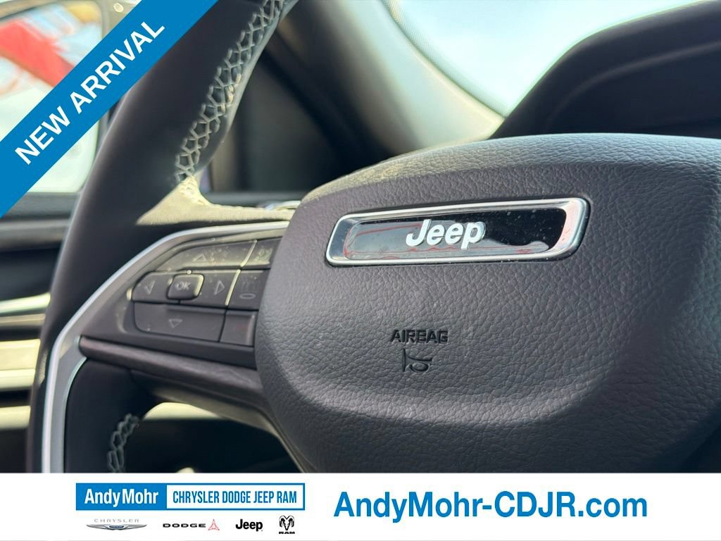 Used 2025 Jeep Grand Cherokee Limited w/ Luxury Tech Group II AWD/4WD image 28