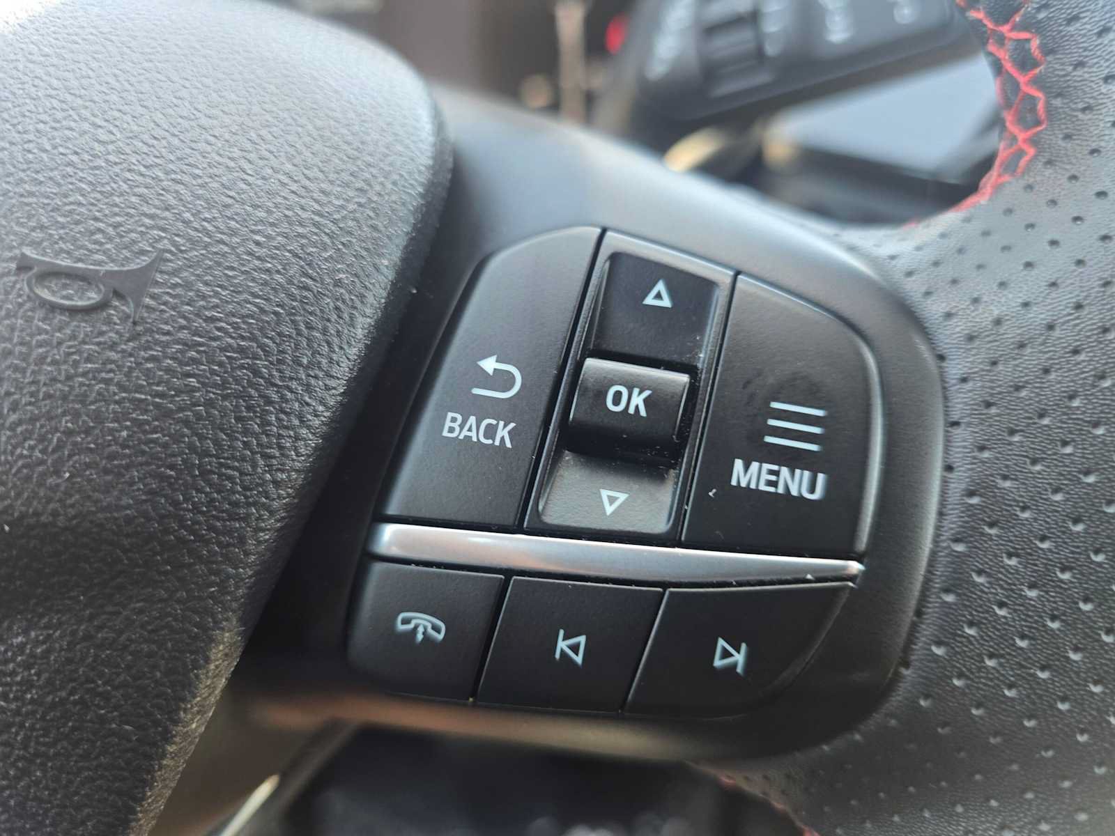 Used 2025 Ford Escape ST-Line FWD image 31