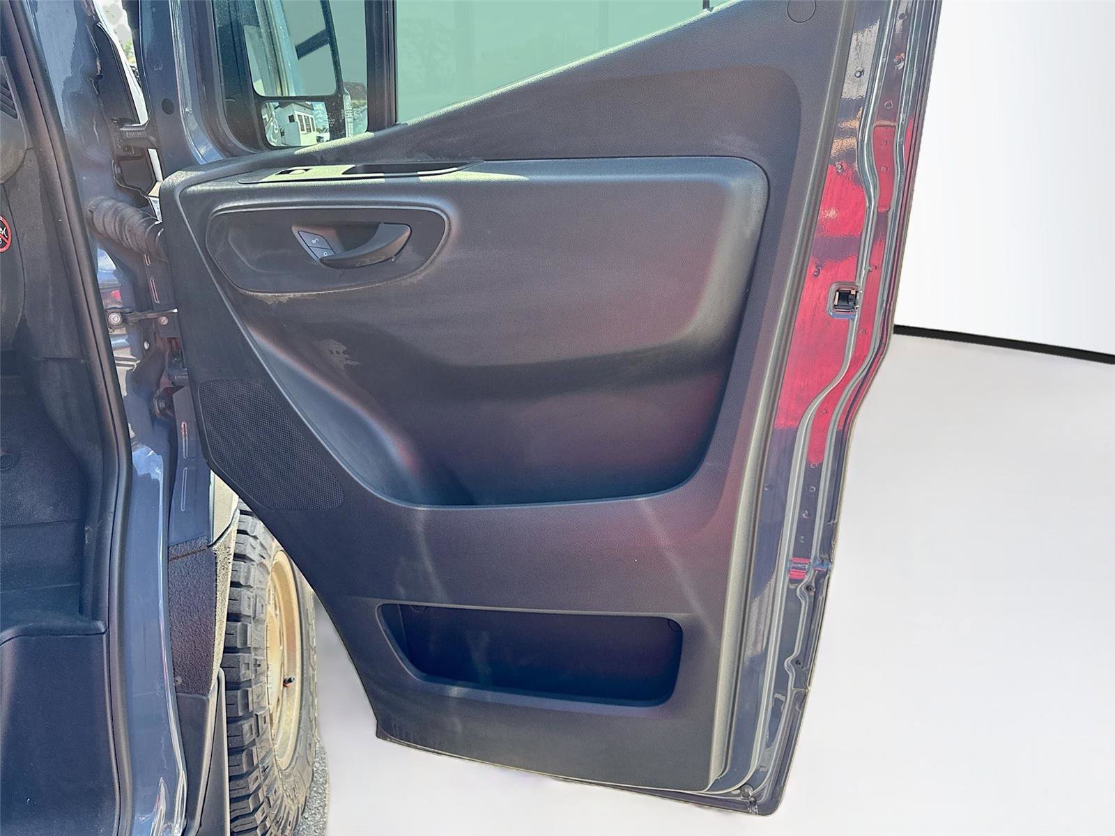 Used 2019 Mercedes-Benz Sprinter 144 image 12