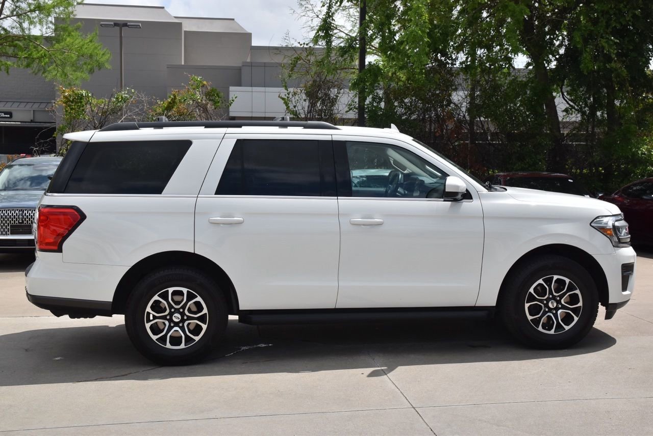 Certified 2022 Ford Expedition XLT RWD image 6