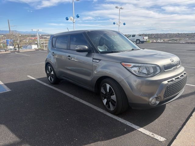 Used 2016 Kia Soul ! w/ Premium Package FWD image 2