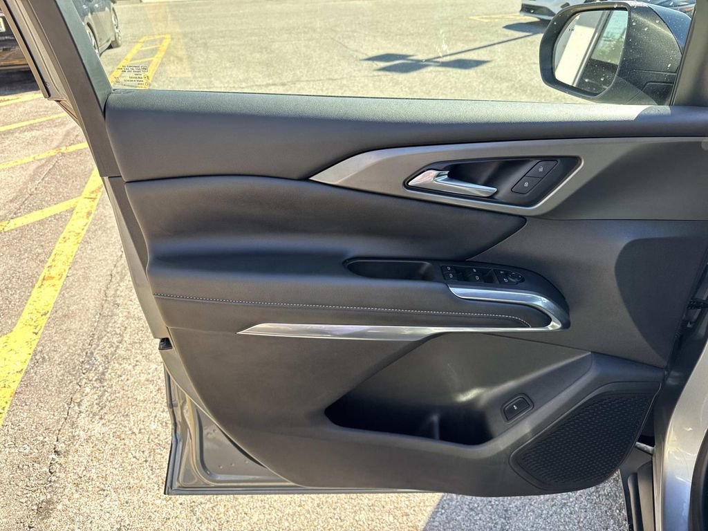 Certified 2025 Chevrolet Traverse LT image 20