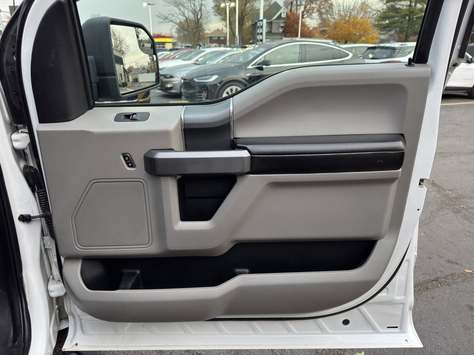 Used 2015 Ford F150 XLT w/ Equipment Group 301A Mid AWD/4WD image 31