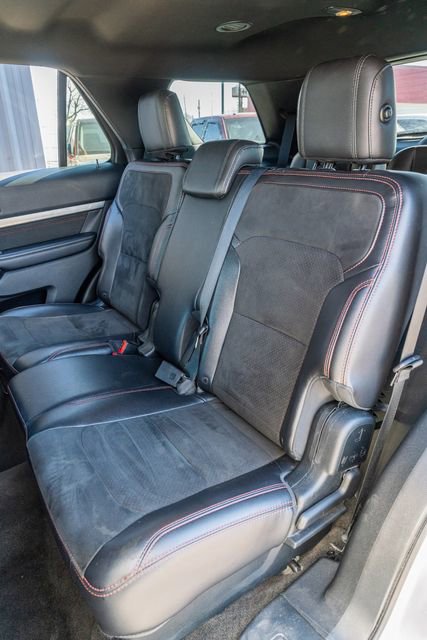 Used 2018 Ford Explorer XLT w/ Equipment Group 202A image 34