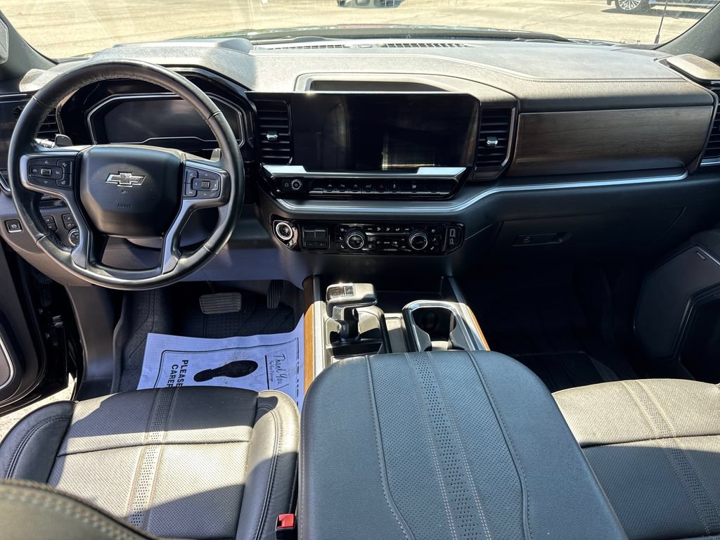 Used 2025 Chevrolet Silverado 1500 High Country w/ Midnight Edition AWD/4WD image 16
