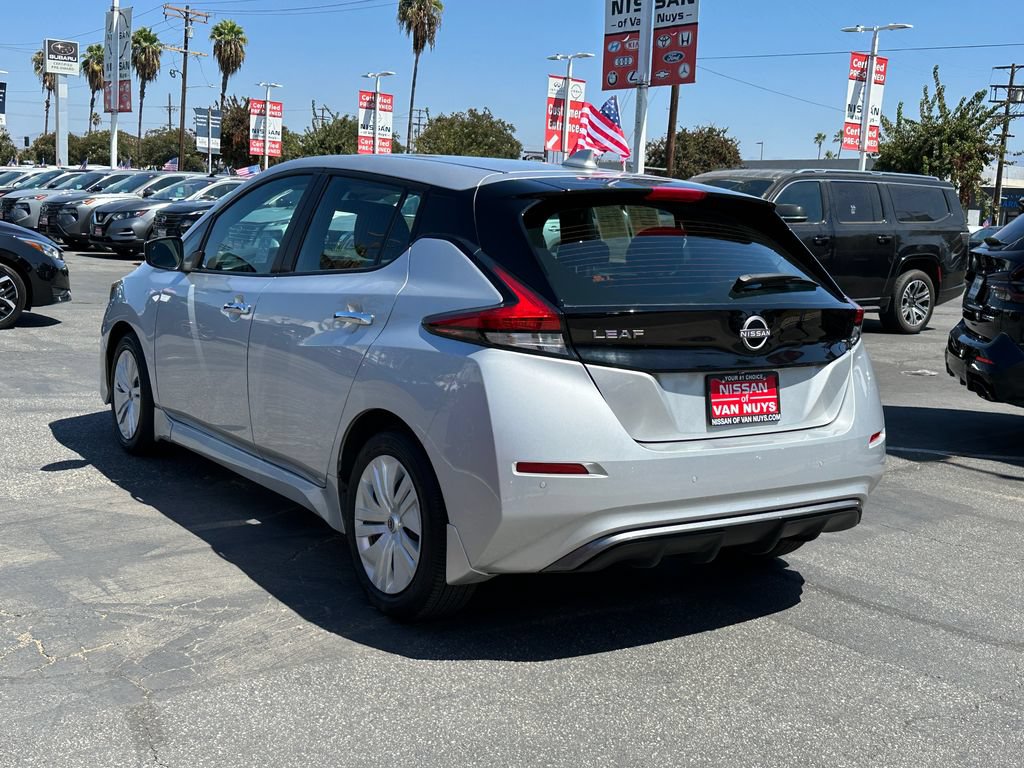 Used 2024 Nissan Leaf S FWD image 4