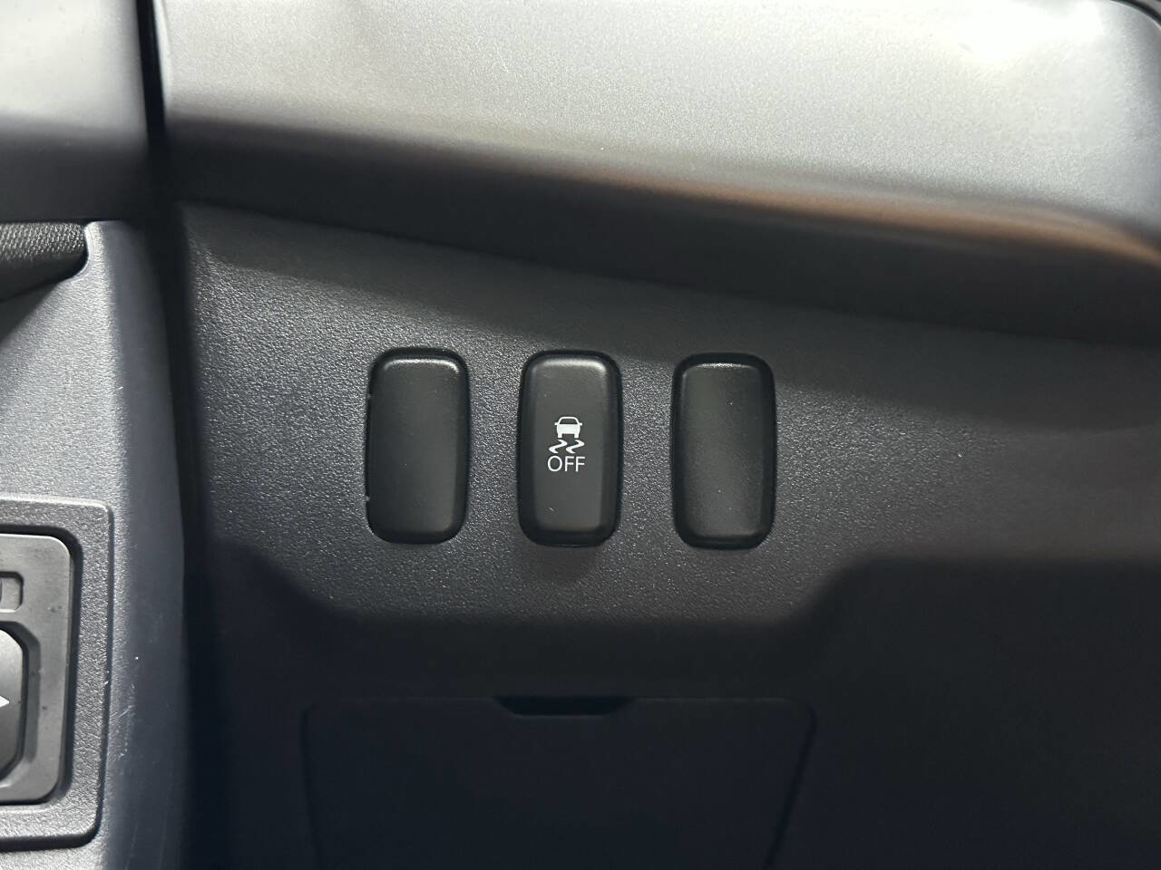 Used 2011 Mitsubishi Lancer ES image 25