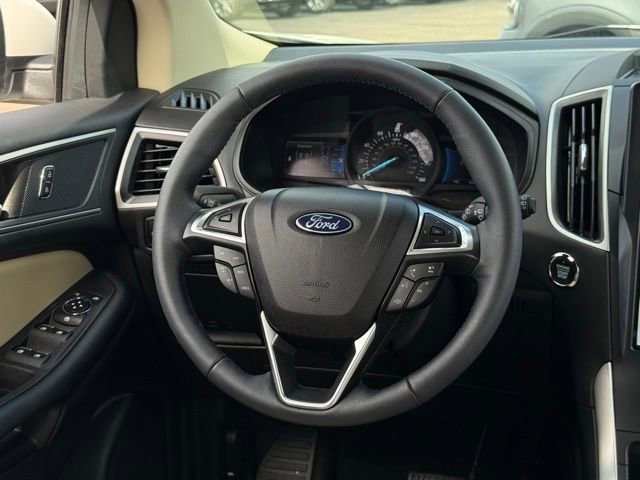 Used 2023 Ford Edge SEL w/ Convenience Package image 6
