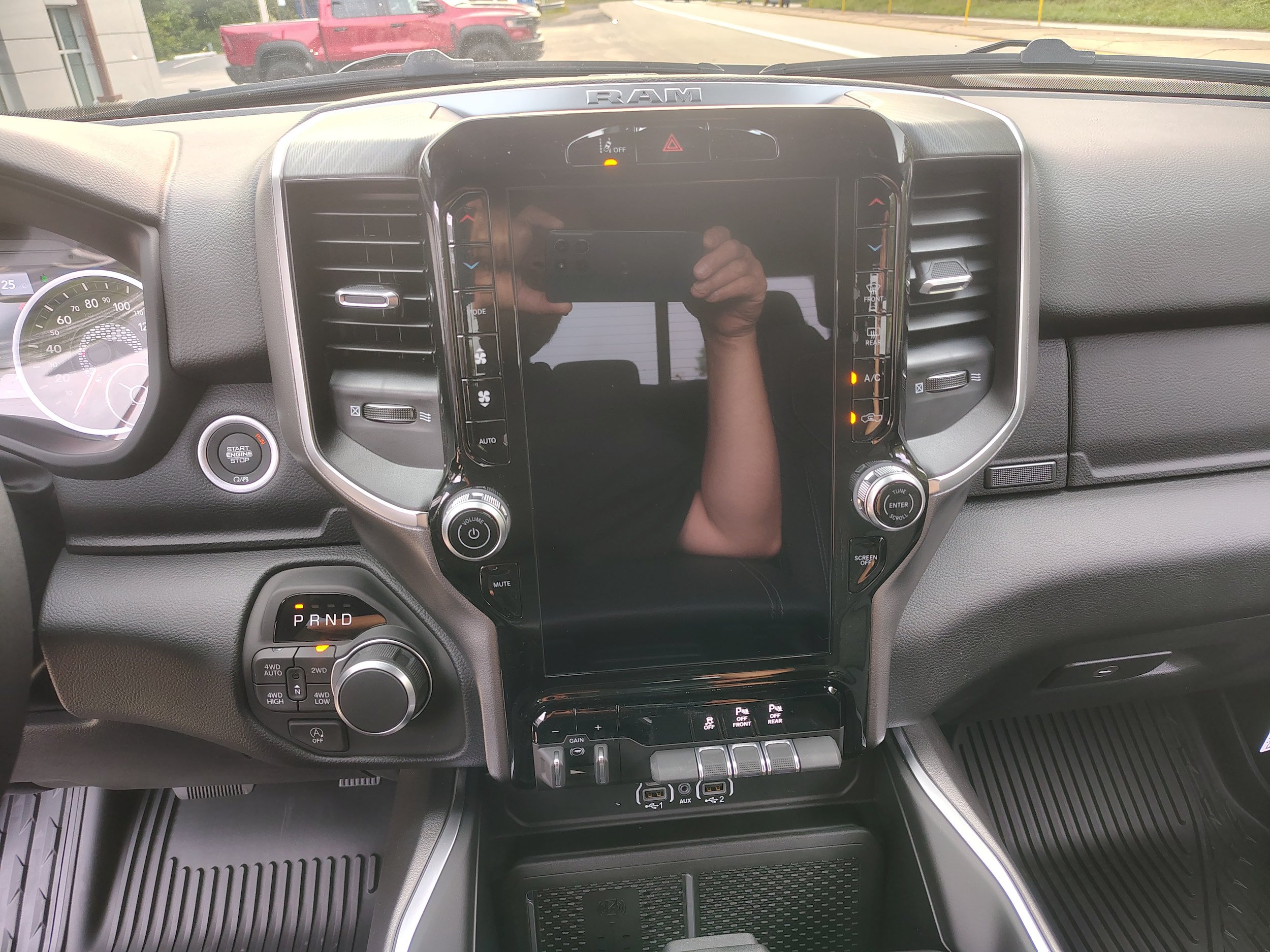 New 2026 RAM 1500 Big Horn AWD/4WD image 33