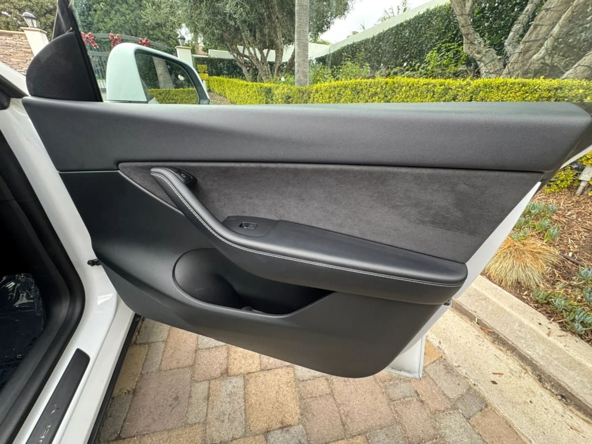 Used 2023 Tesla Model Y Long Range AWD/4WD image 26