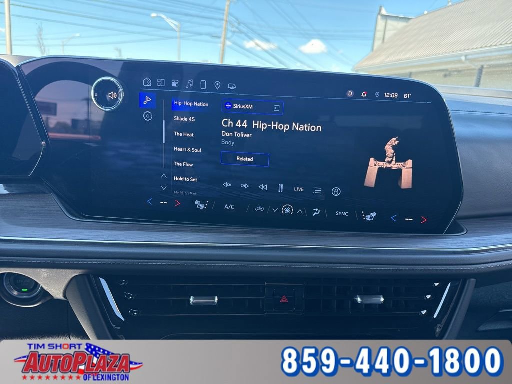 Used 2025 Chevrolet Tahoe Z71 AWD/4WD image 3