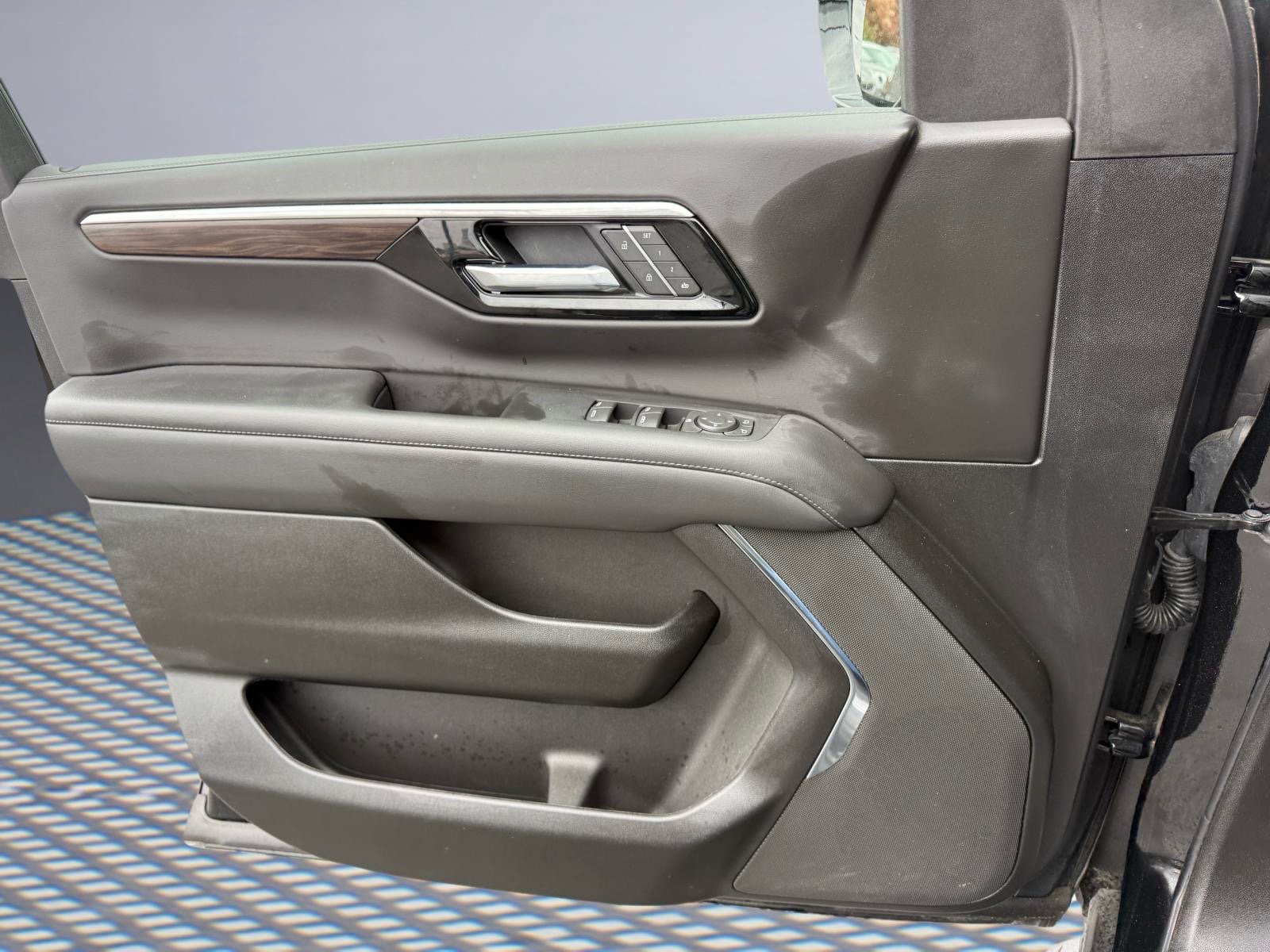 Used 2025 Chevrolet Tahoe LT AWD/4WD image 21