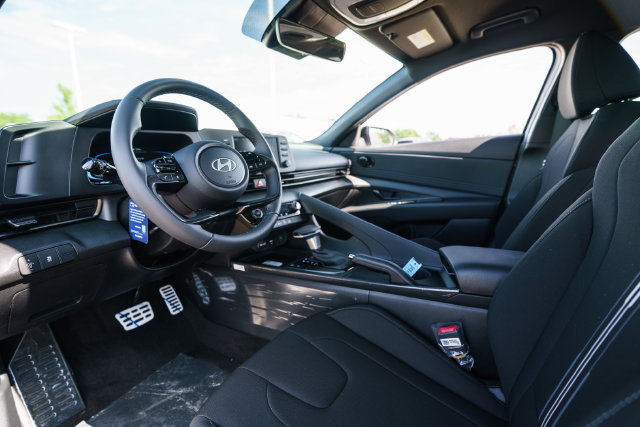 New 2026 Hyundai Elantra Sport FWD image 4