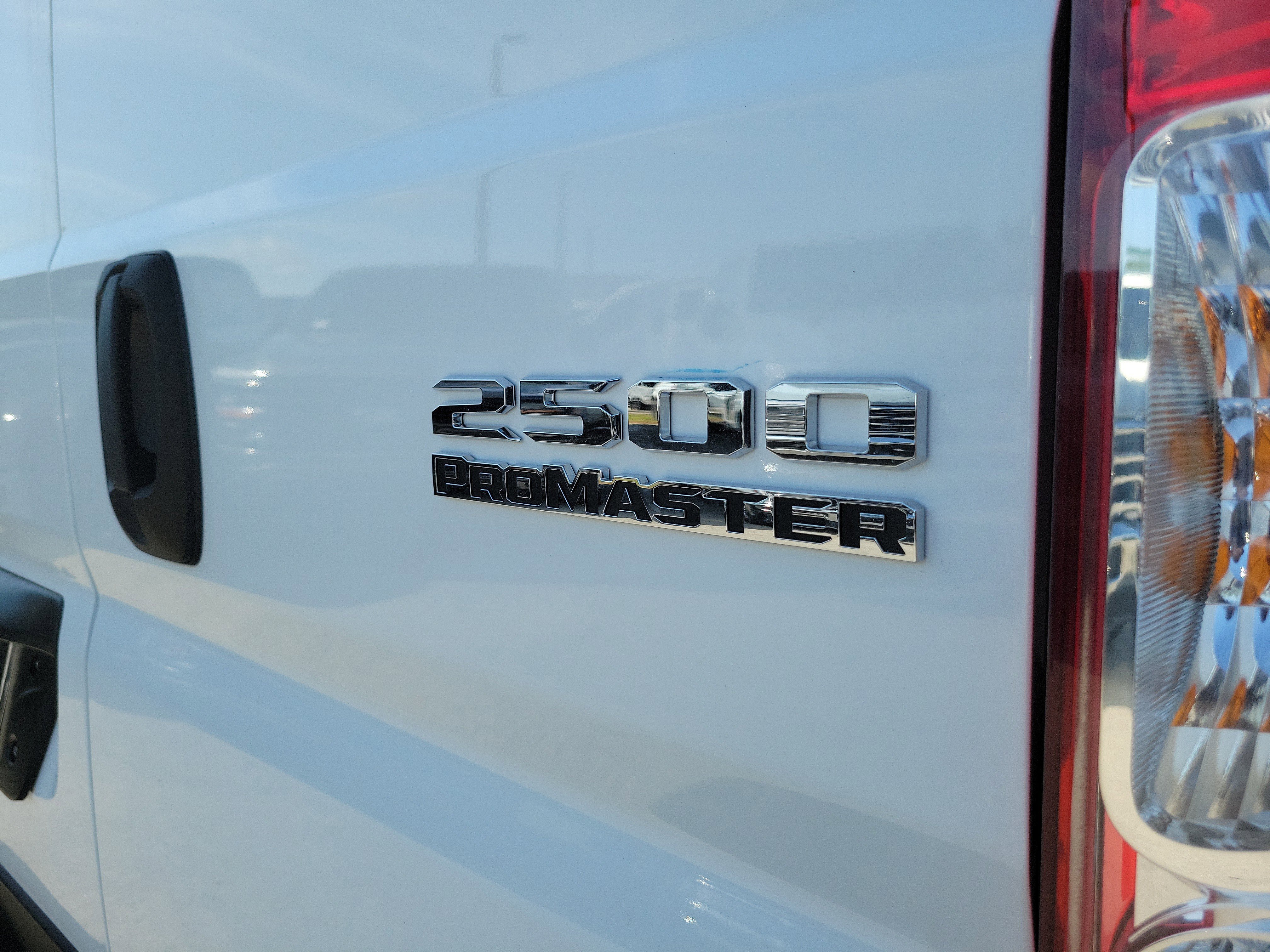 Used 2026 RAM ProMaster 2500 w/ Convenience Group FWD image 31
