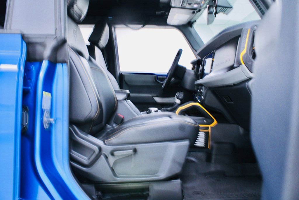 Used 2023 Ford Bronco Badlands image 25