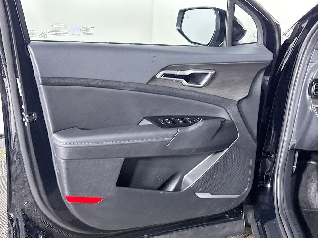 Certified 2025 Kia Sportage X-Line image 11