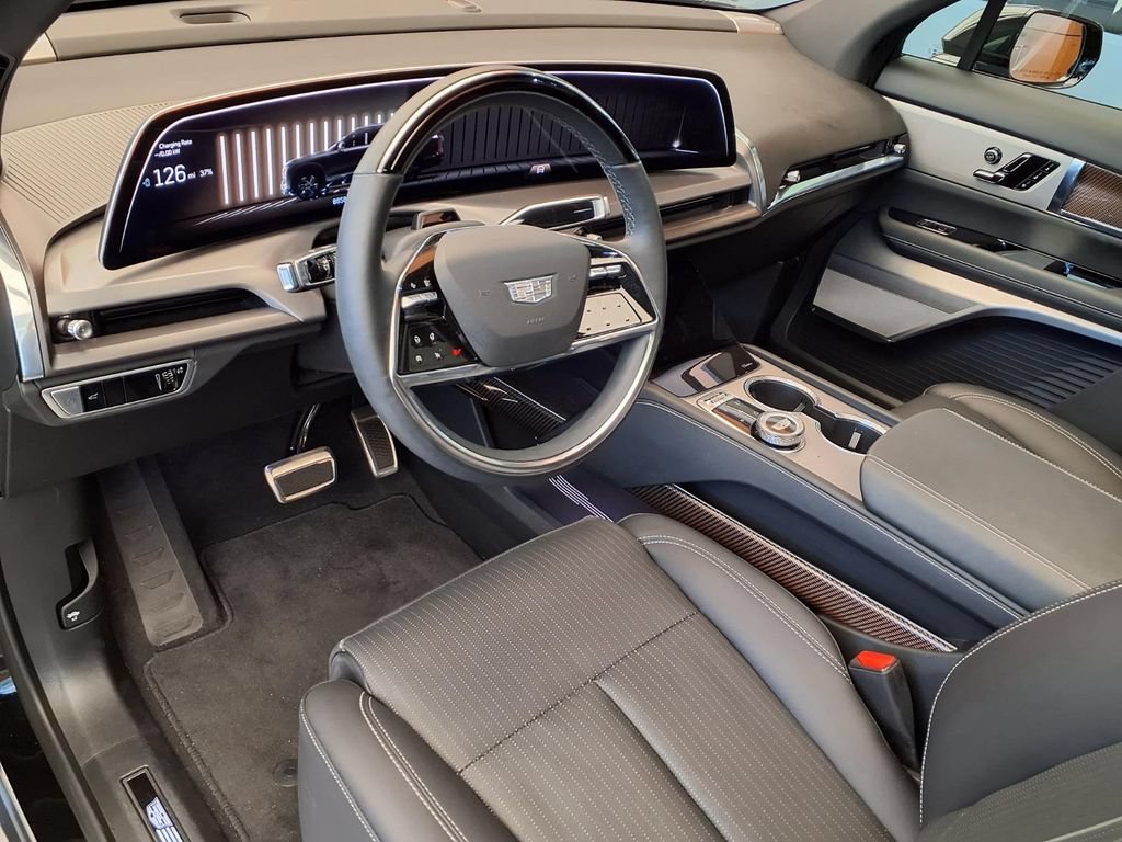 Certified 2026 Cadillac Vistiq Luxury AWD/4WD image 25