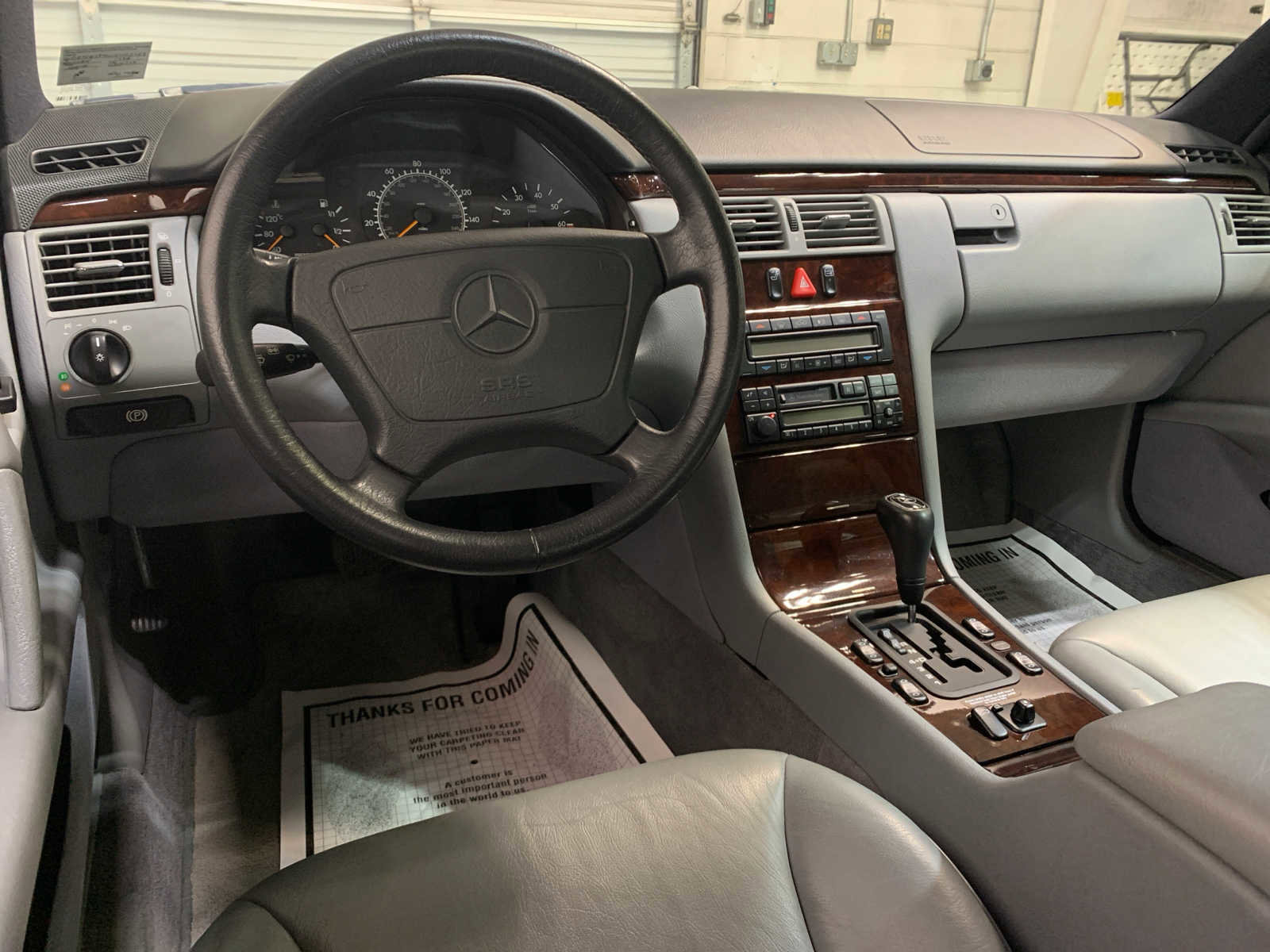 Used 1998 Mercedes-Benz E 320 4MATIC Sedan image 4